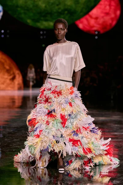 Look 77